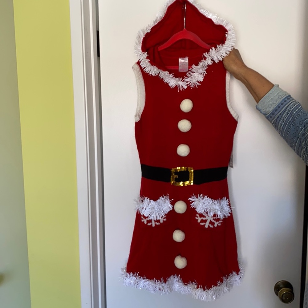 No Boundaries Christmas dress, sleeveless,hooded. New with a tag.